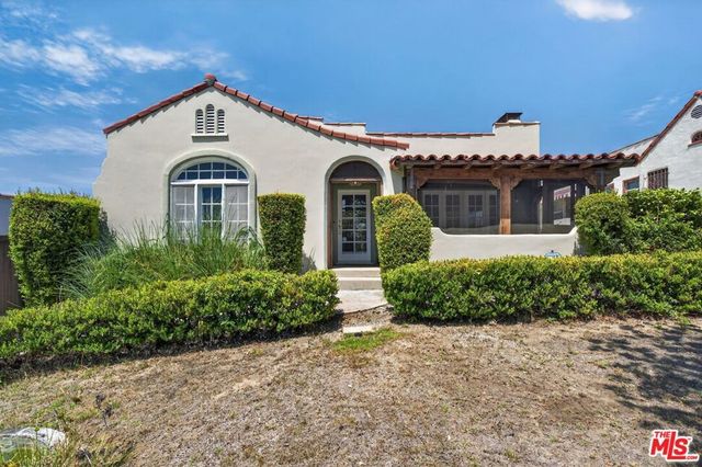 3217 Lowry Road, Los Angeles