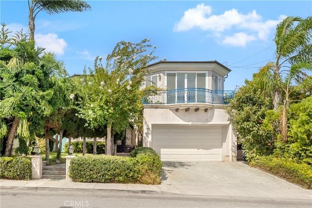 1627 Gates Avenue, Manhattan Beach.