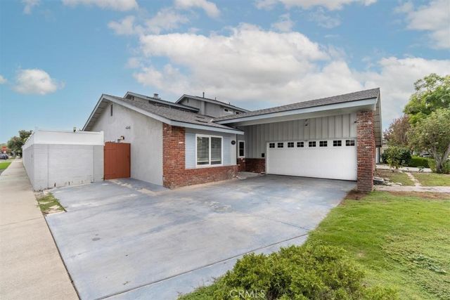 3190 Claremore, Long Beach