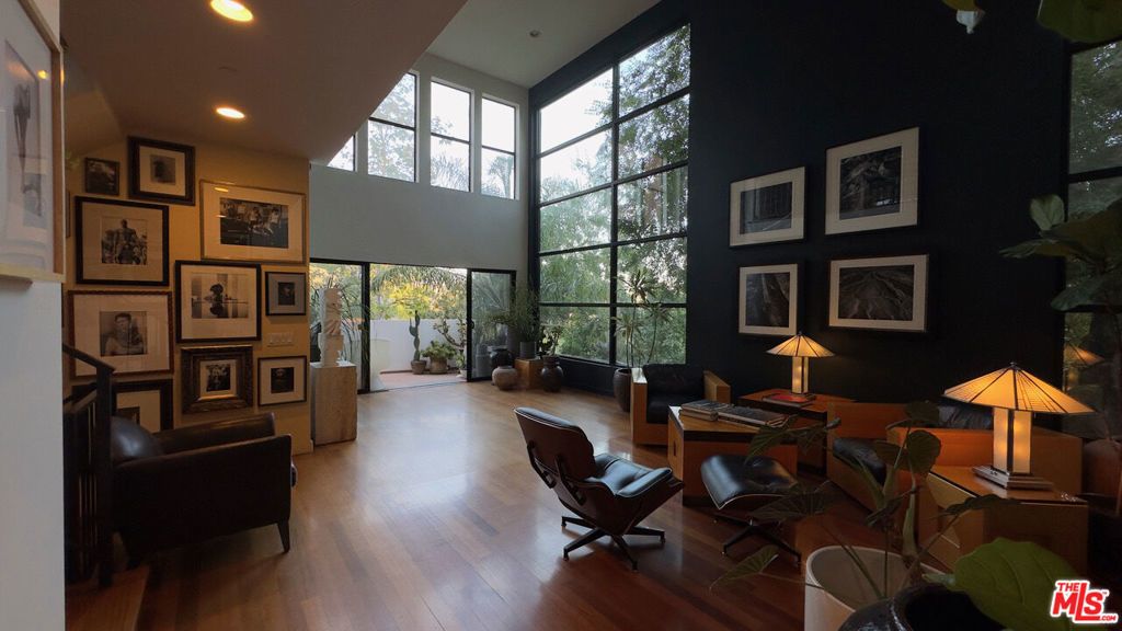 4080 Camino Real, Los Angeles