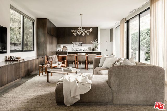 2013 Louella Avenue, Venice