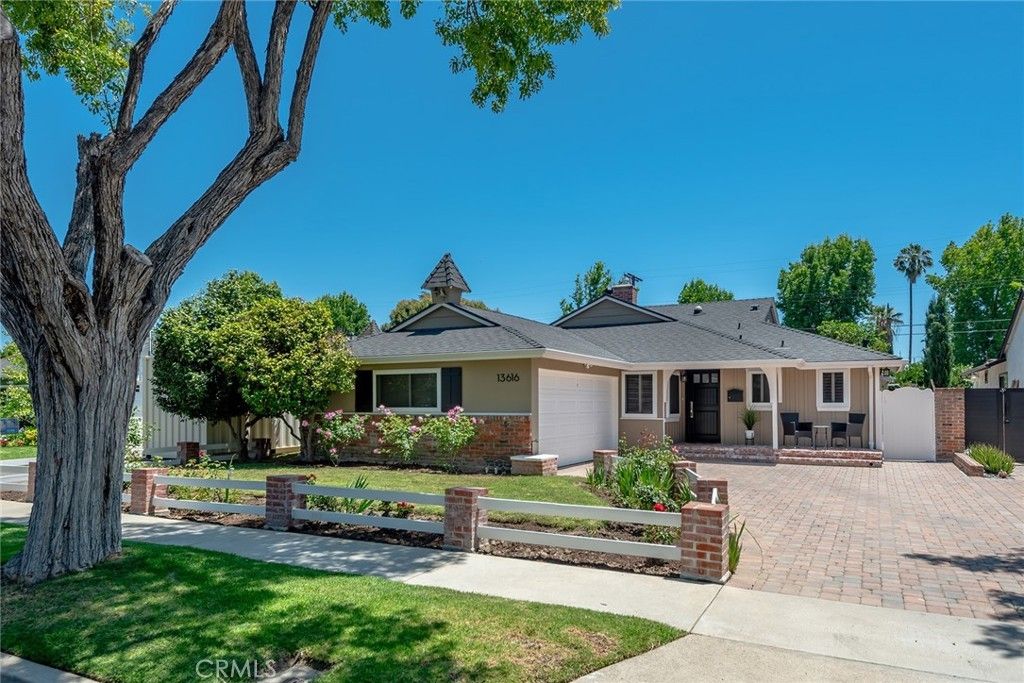13616 Delano, Valley Glen