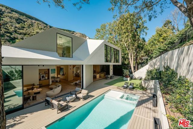 1508 Roscomare Road, Los Angeles