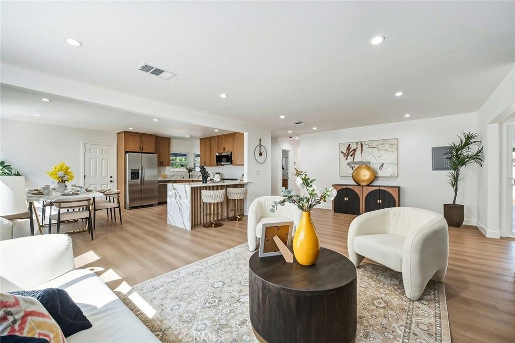 6692 Sutton, Westminster