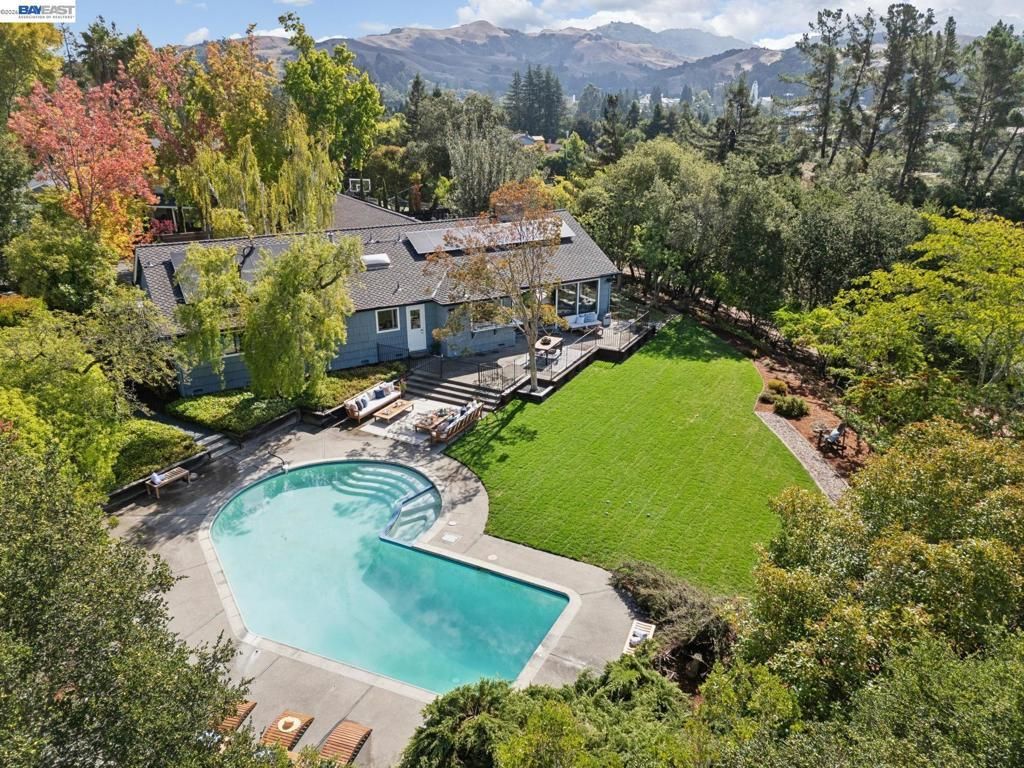 68 Lambeth Sq, Moraga
