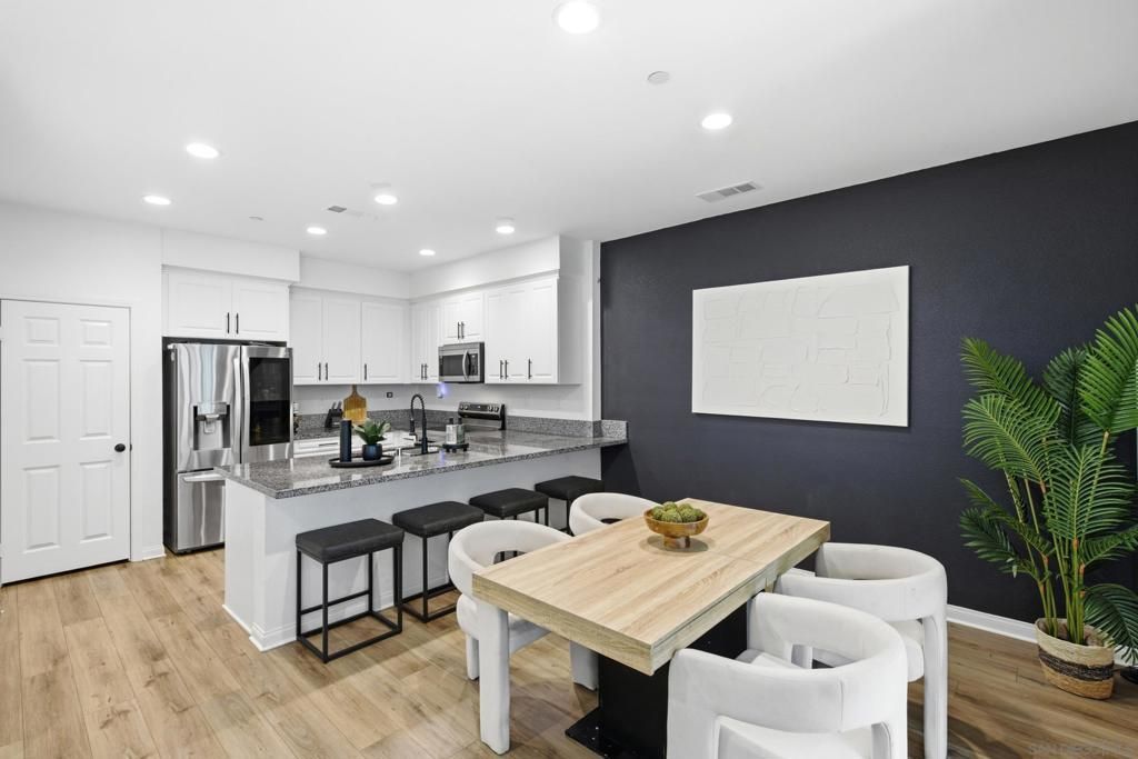 2815 Clary St, Spring Valley