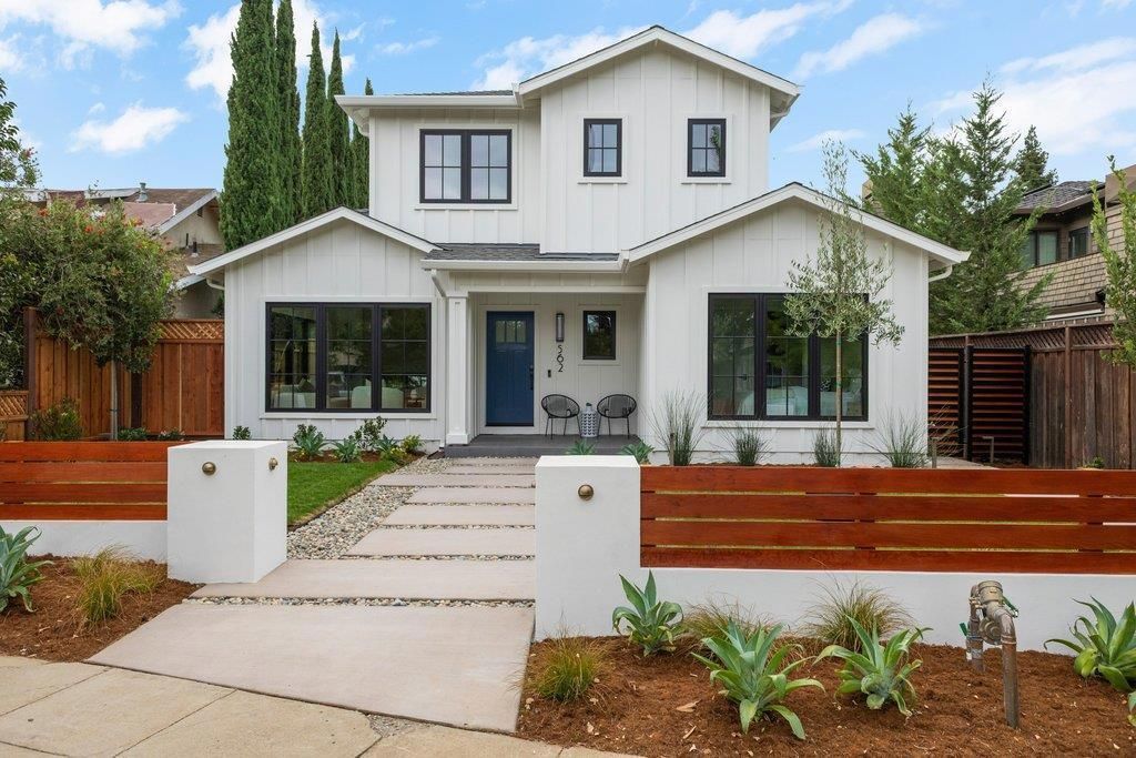 562 Palm Avenue, Los Altos
