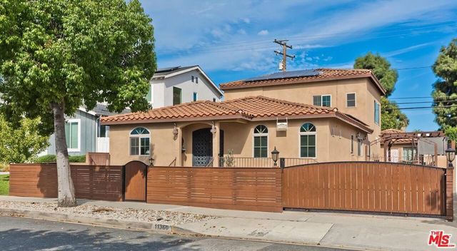 11360 Segrell Way, Culver City