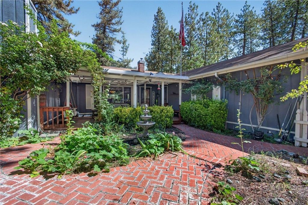 1902 Virginia, Wrightwood