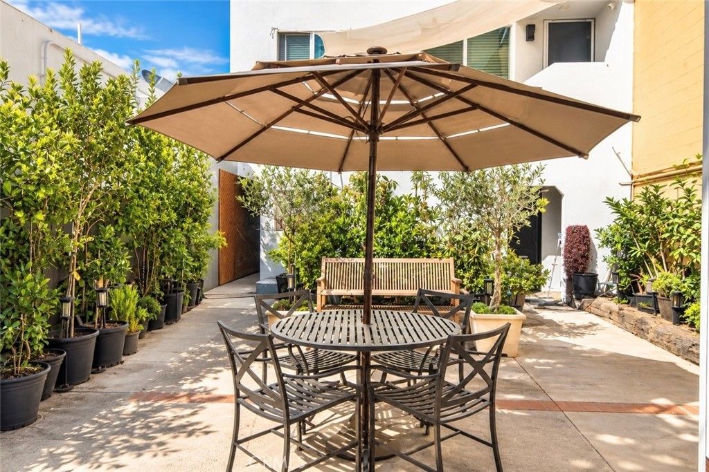 907 Electric, Seal Beach