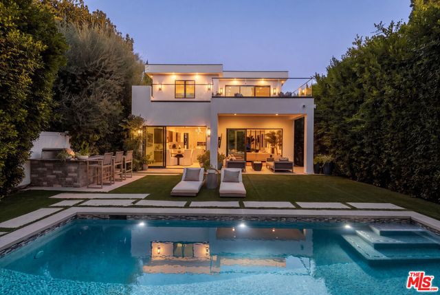 144 N Bowling Green Way, Los Angeles