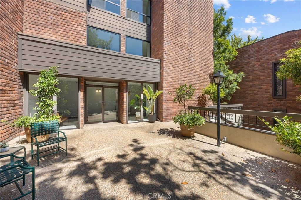 700 S Lake Avenue # 109, Pasadena