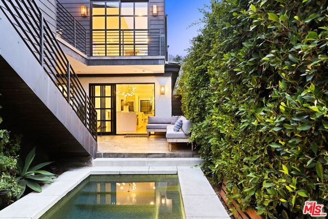 3024 Stanford Avenue, Los Angeles