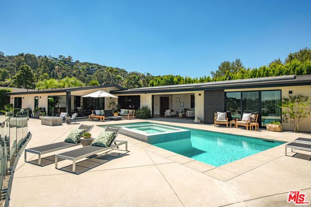 3526 Wrightwood Court, Studio City