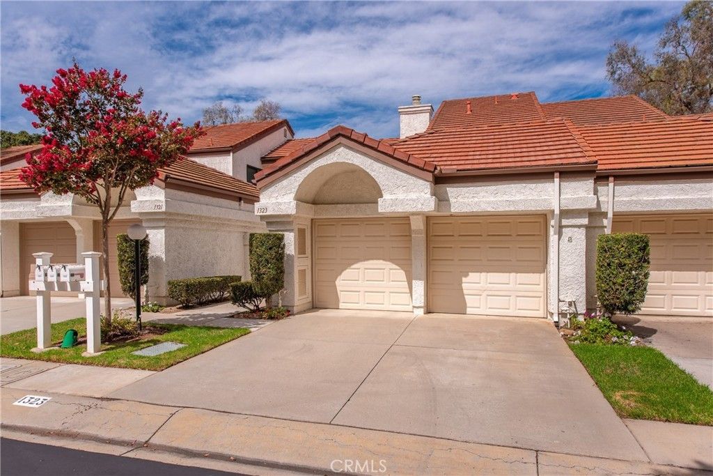 1323 Calle Lozano, Camarillo