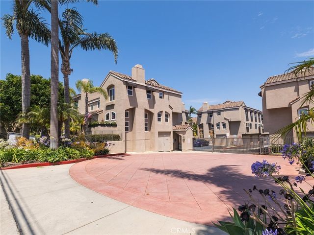 1305 E Grand Avenue F, El Segundo.