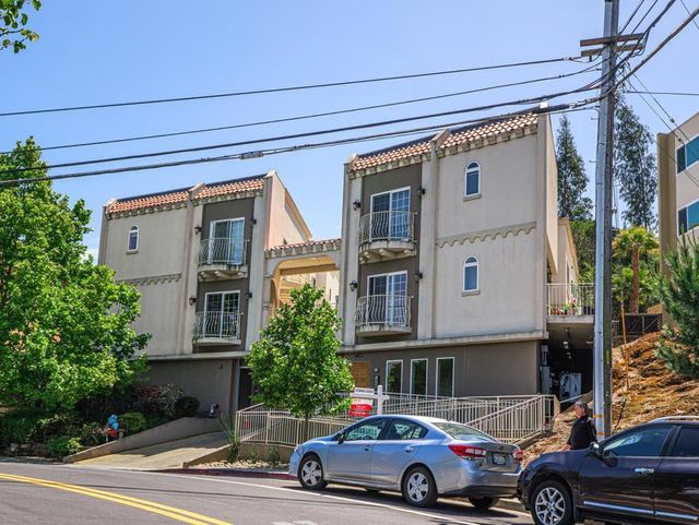 2139 Carlmont Drive, Belmont