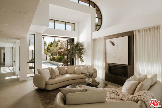 218 Alta Avenue, Santa Monica