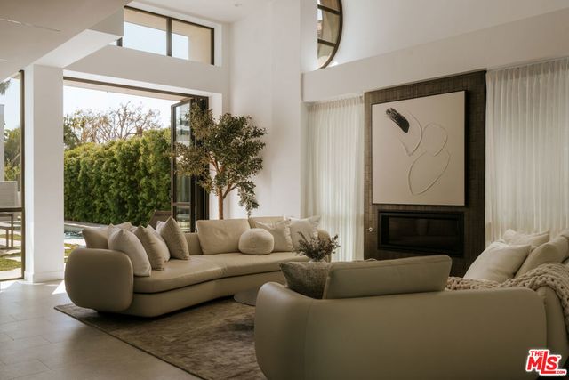 218 Alta Avenue, Santa Monica