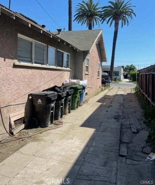 207 E 94th, Los Angeles