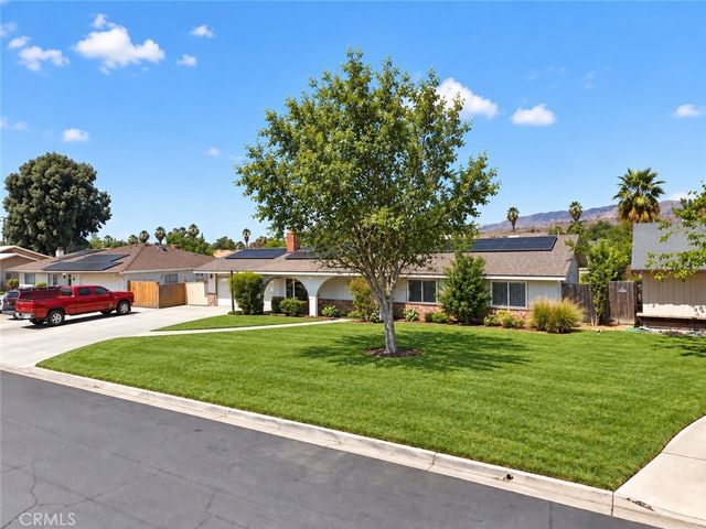 41420 Dixon, Hemet
