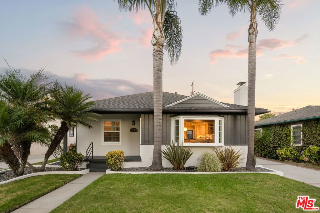 8216 Mcconnell Avenue, Los Angeles