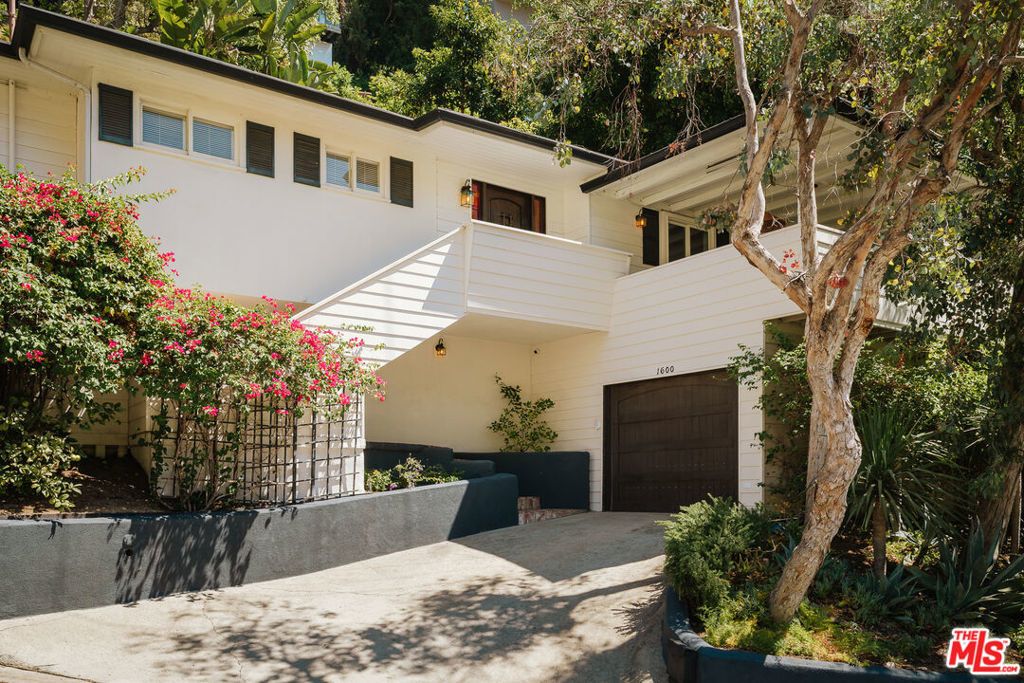 1600 Queens Road, Los Angeles