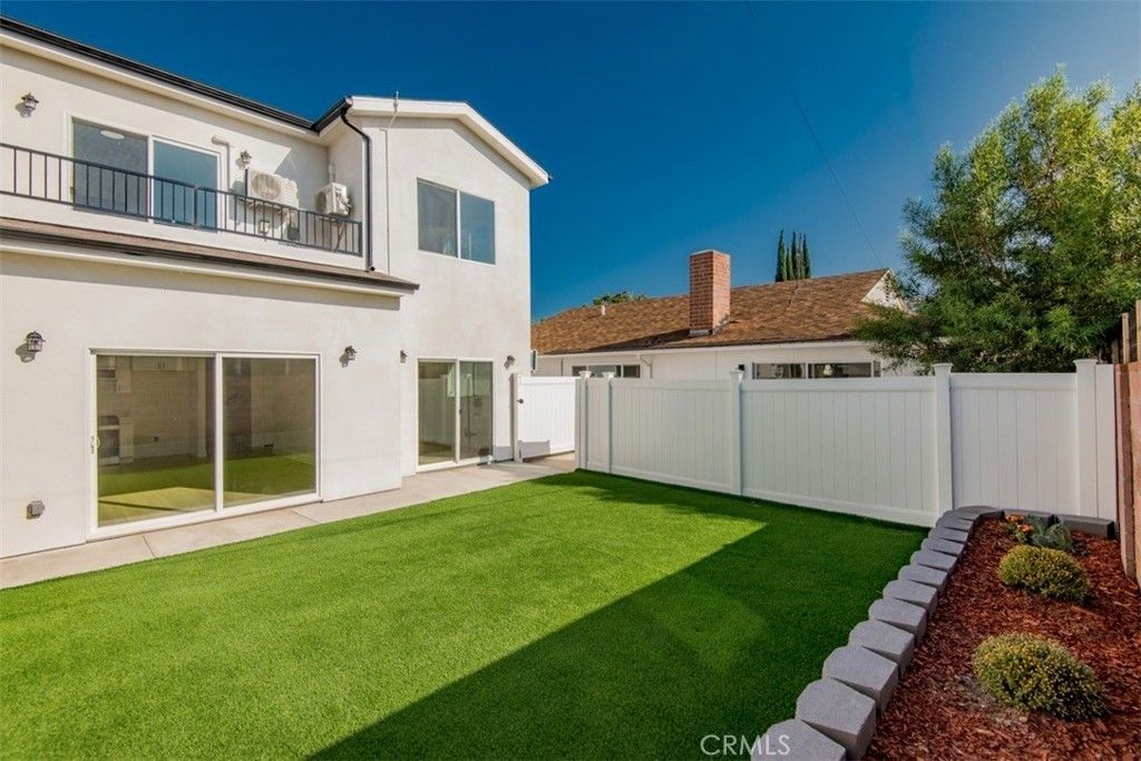 16433 Gledhill Street, North Hills