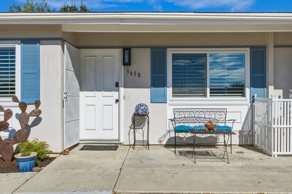 3658 Aqua, Oceanside