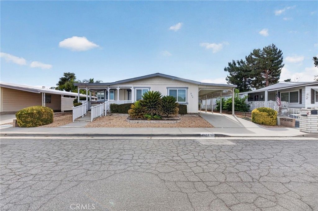 564 De Soto Drive, Hemet
