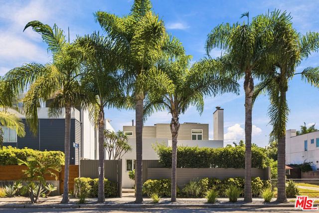 722 California Avenue, Venice