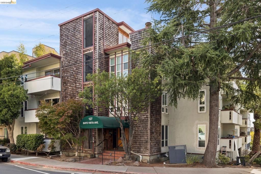 127 Bayo Vista Ave # 104, Oakland