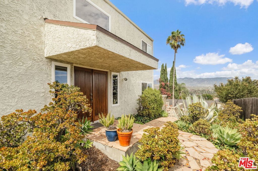 2220 Loveland Drive, Los Angeles