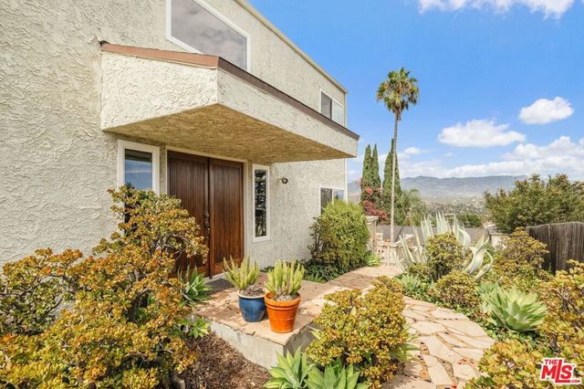2220 Loveland Drive, Los Angeles