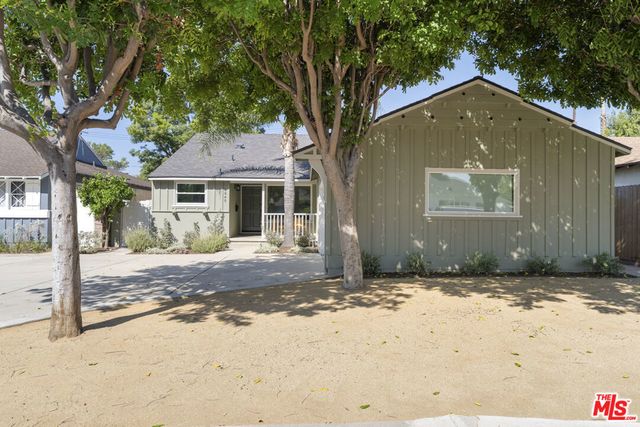 6945 Cedros Avenue, Los Angeles