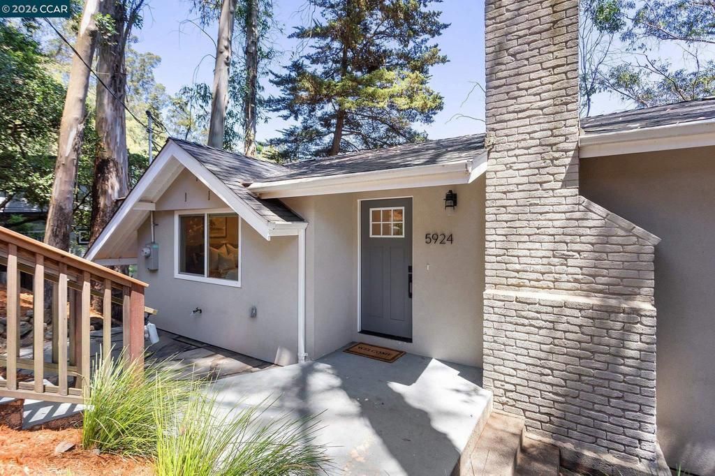 5924 Balboa Dr, Oakland