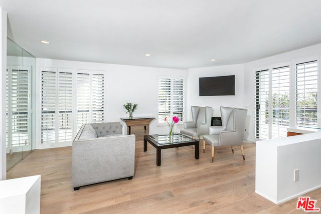9033 Vista Grande Street # 2, West Hollywood