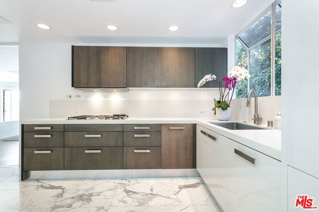 9033 Vista Grande Street # 2, West Hollywood