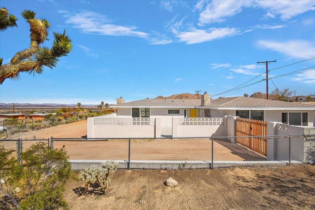 7107 Hillview Road, Joshua Tree