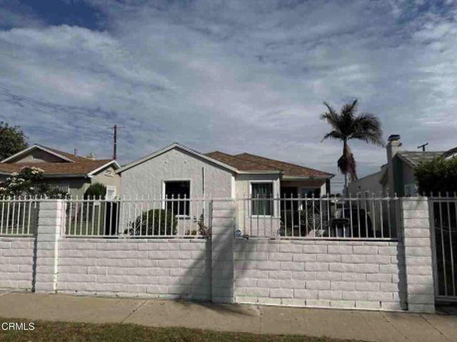 2055 W 80th Street, Los Angeles