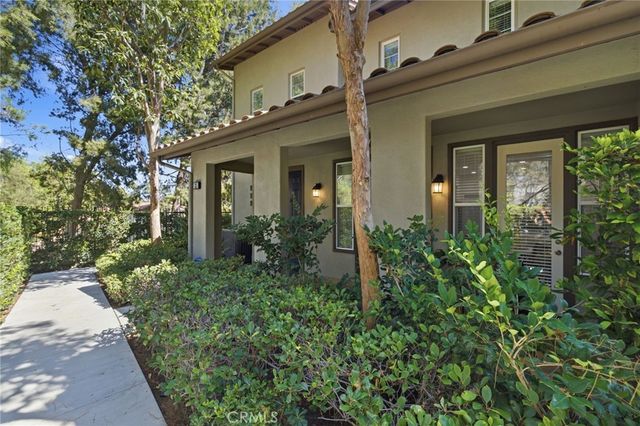 33 Nightshade, Irvine