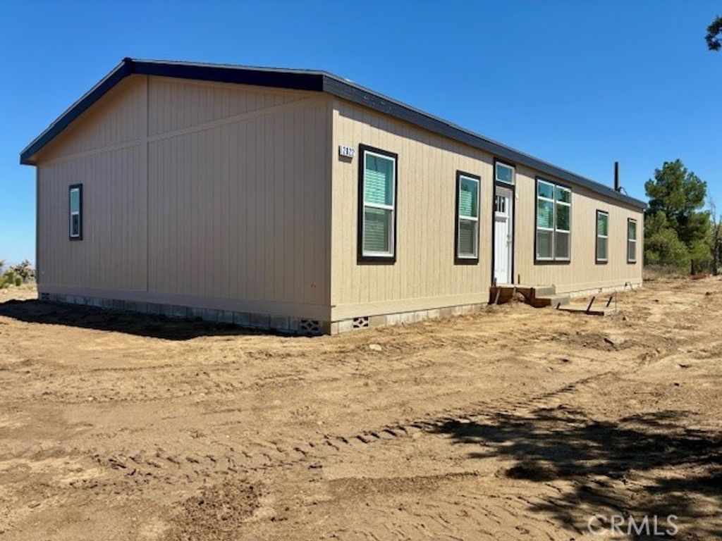 2022 Smoketree Road, Pinon Hills