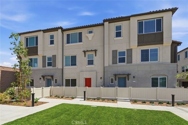 9311 Via Azul, Pico Rivera