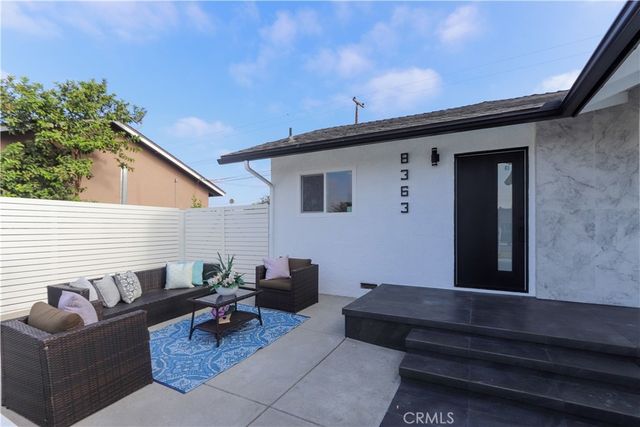 8363 Palais, Stanton