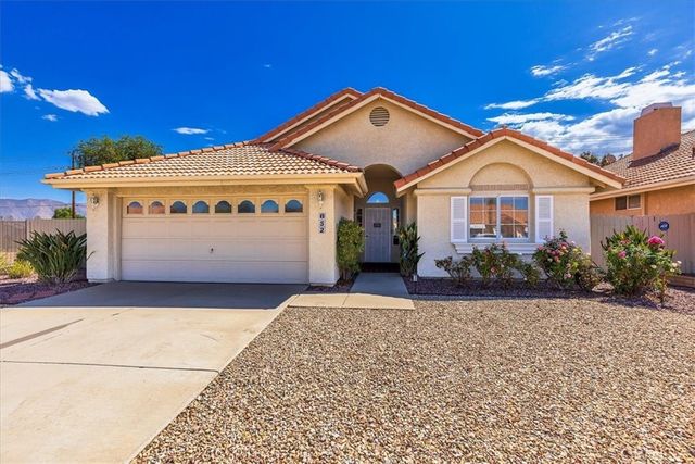 852 Arena Court, Hemet