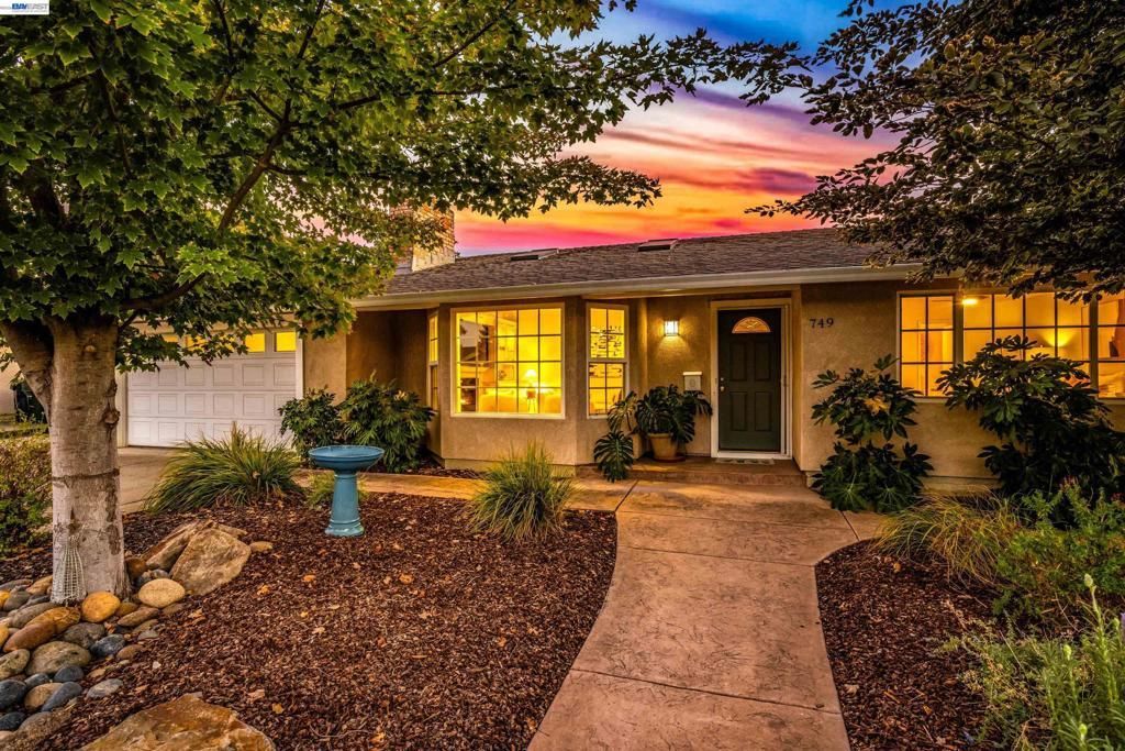 749 Orion Way, Livermore