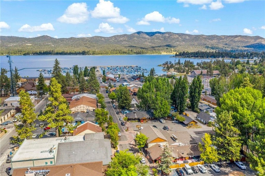 432 E Mountain View Boulevard, Big Bear City