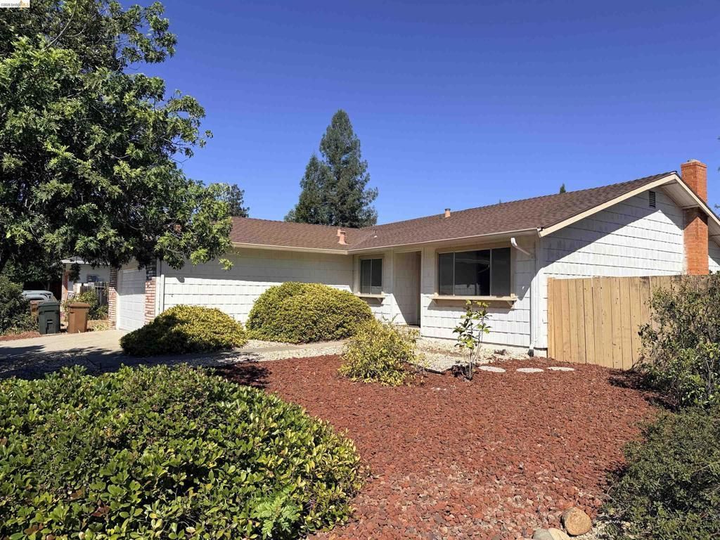 119 Clear Creek Ct, Martinez