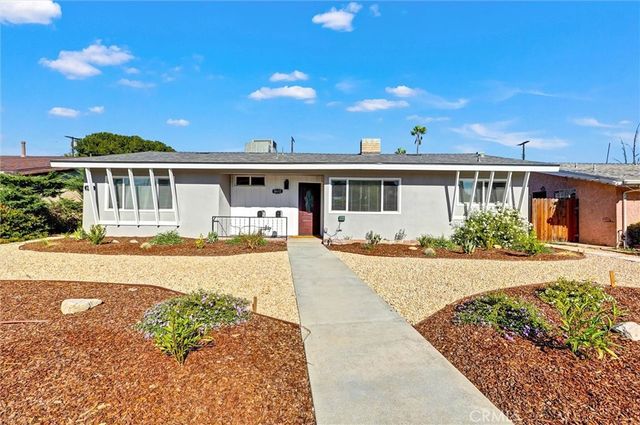 8612 Mason, Winnetka