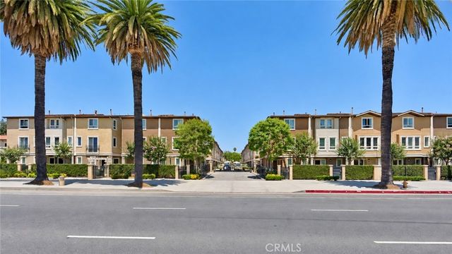 14671 Sherman Way, Van Nuys